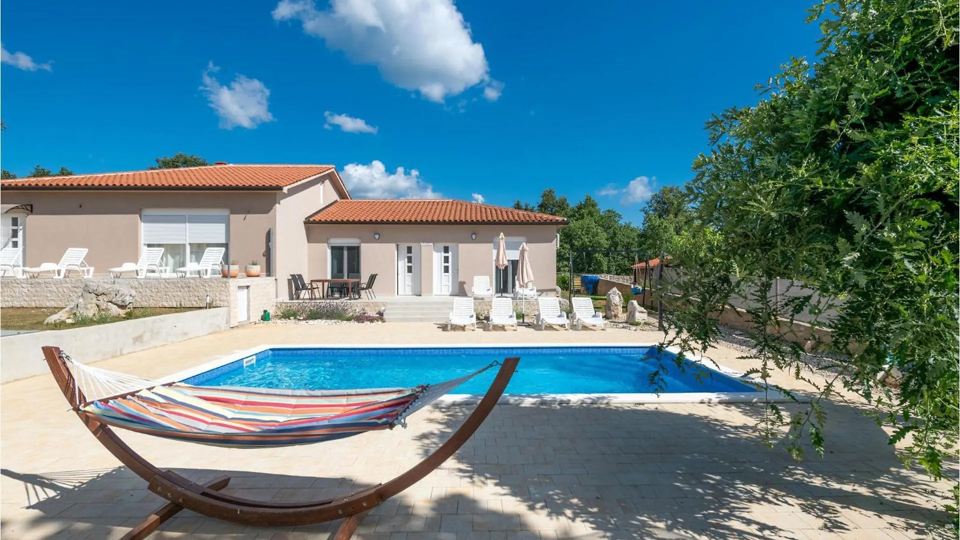 بيت للعطل Cozy Home In Santalezi With Outdoor Swimming Pool Nedeščina