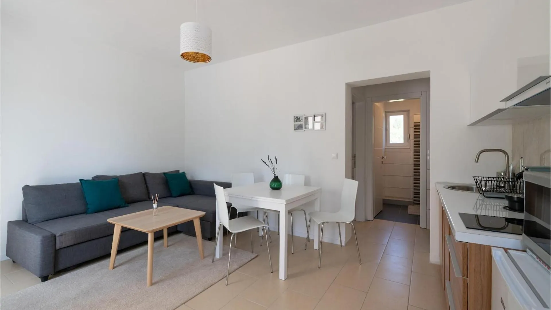Cozy Home In Santalezi With Outdoor Swimming Pool Nedeščina بيت للعطل